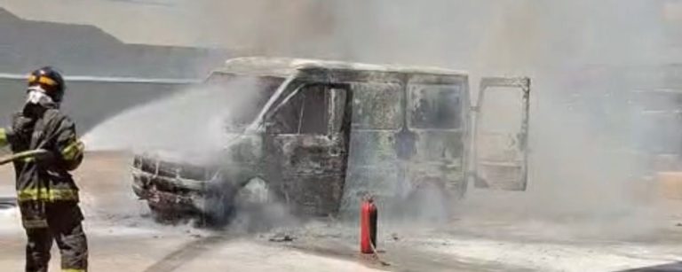 Van pega fogo americana